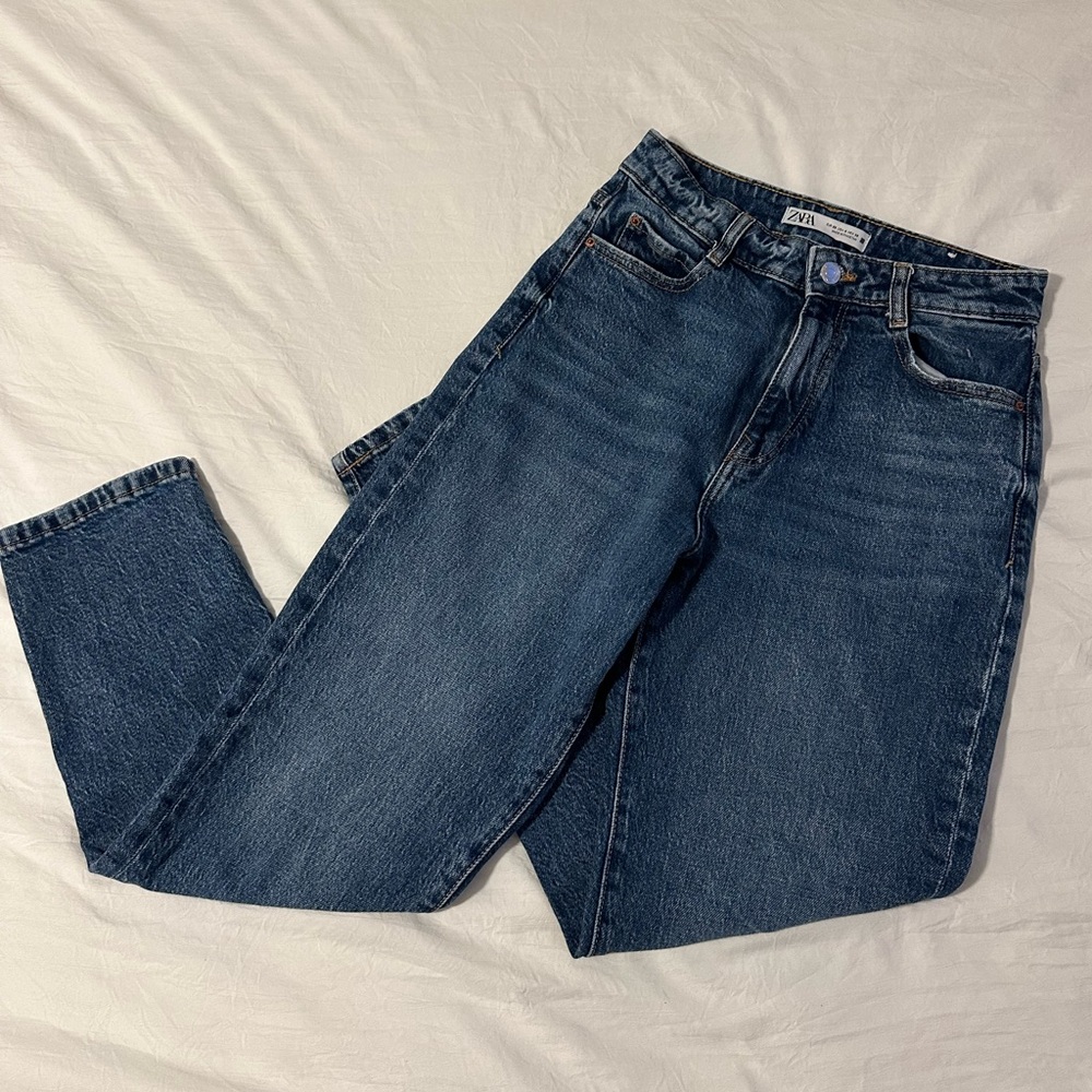Zara Straight-Leg Jeans – Size US 4